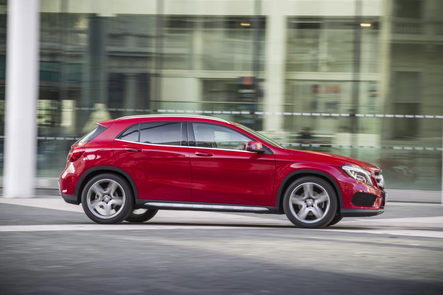  Mercedes-Benz GLA250 AMG 2014 года  (UK) (фото 18 из 52)